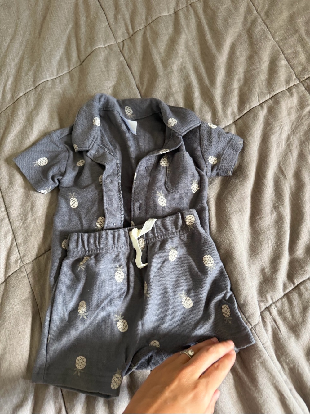 CARTERS PINEAPPLE SET - Picture 2 of 10